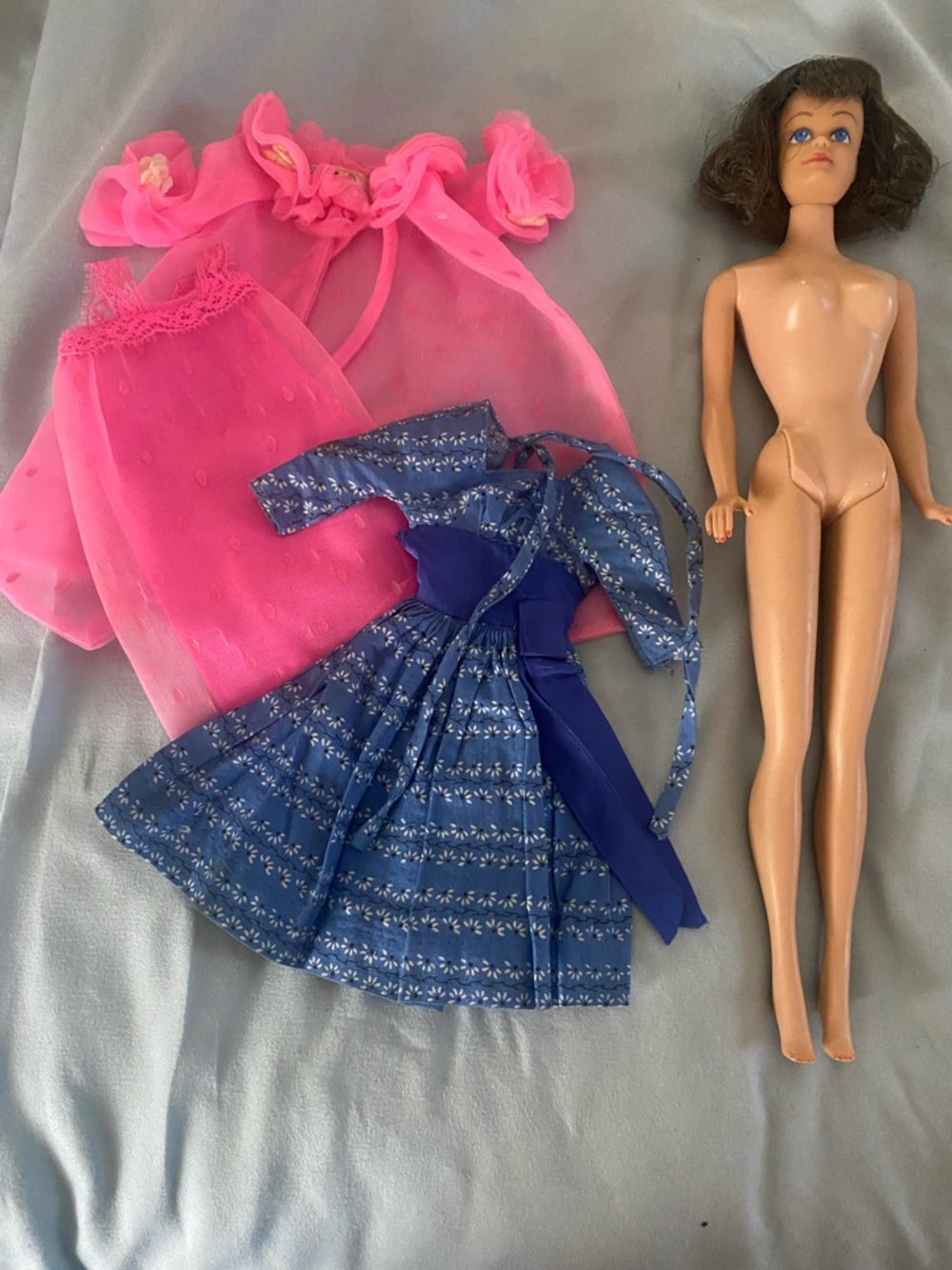 Vintage Barbie Midge doll with 2 labeled outfits